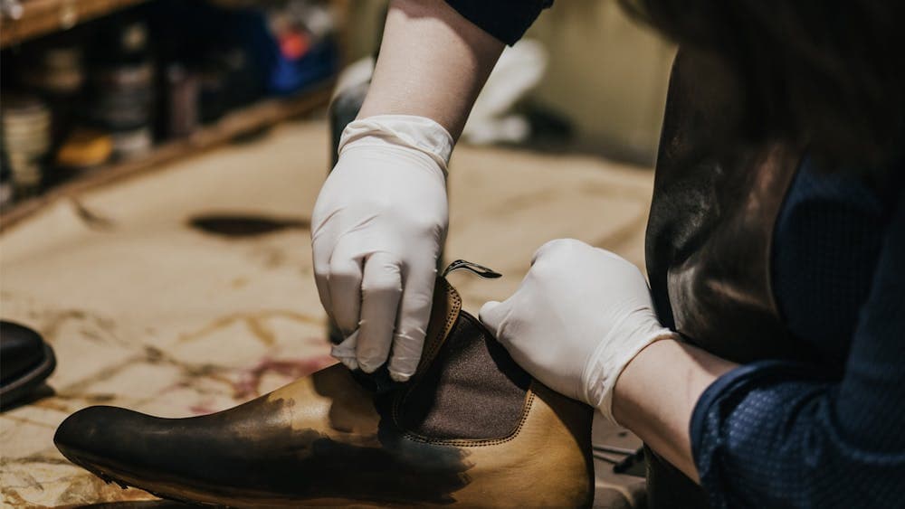 Hand-dyeing boots