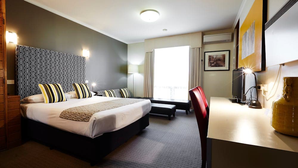 Sovereign Park Motor Inn