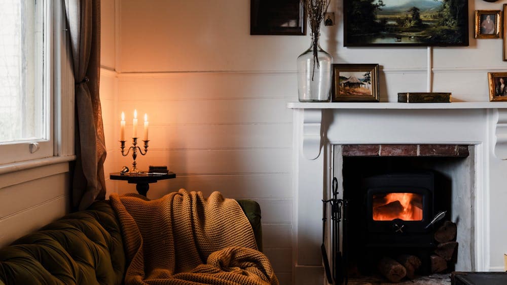 sitting room with fireplace