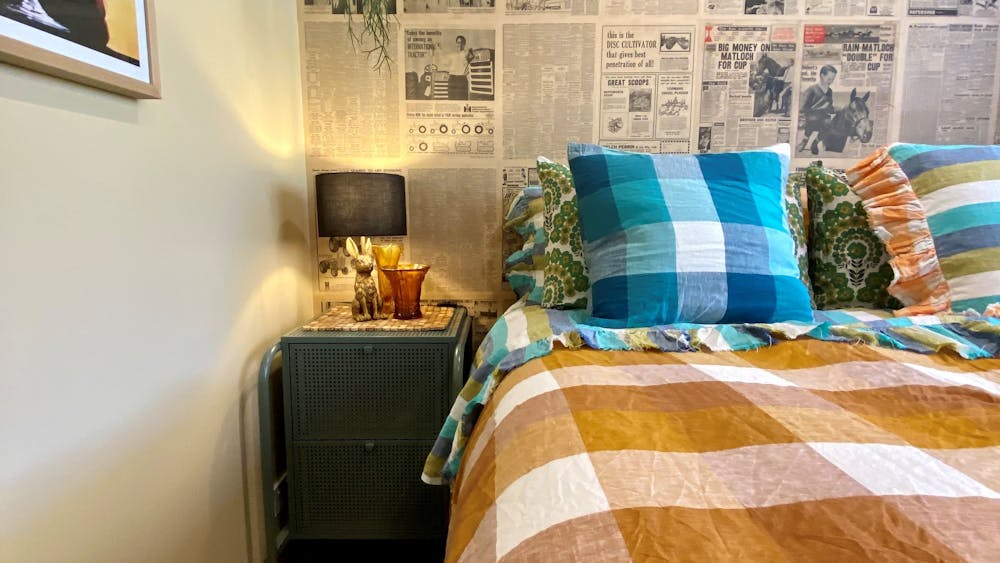 313LYDIARDgeneral.stay