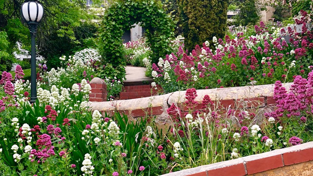 photo of gallery & gardens