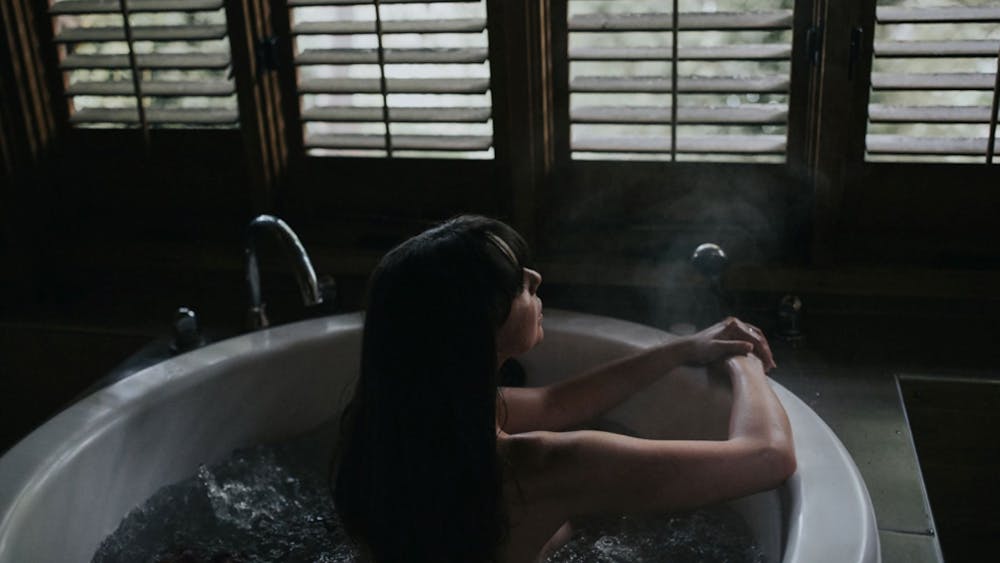 Lake House Treetop Mineral Soak