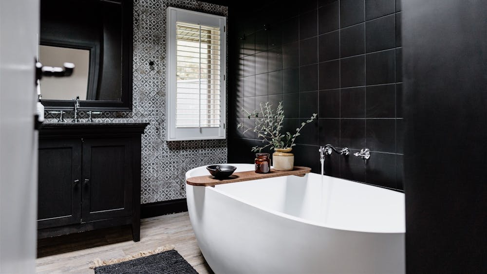 Jumoku Bathroom with black walls