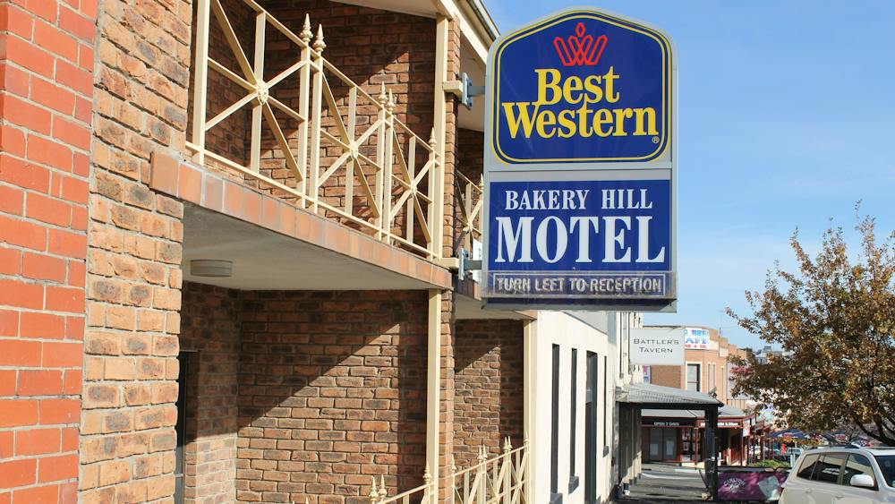 Side of the Motel