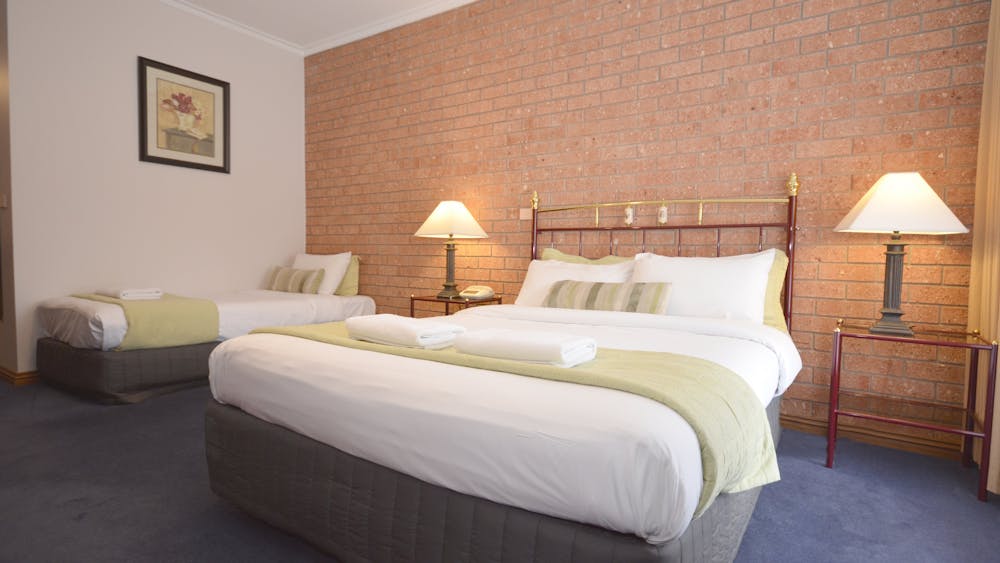 Executive Queen Twin Room