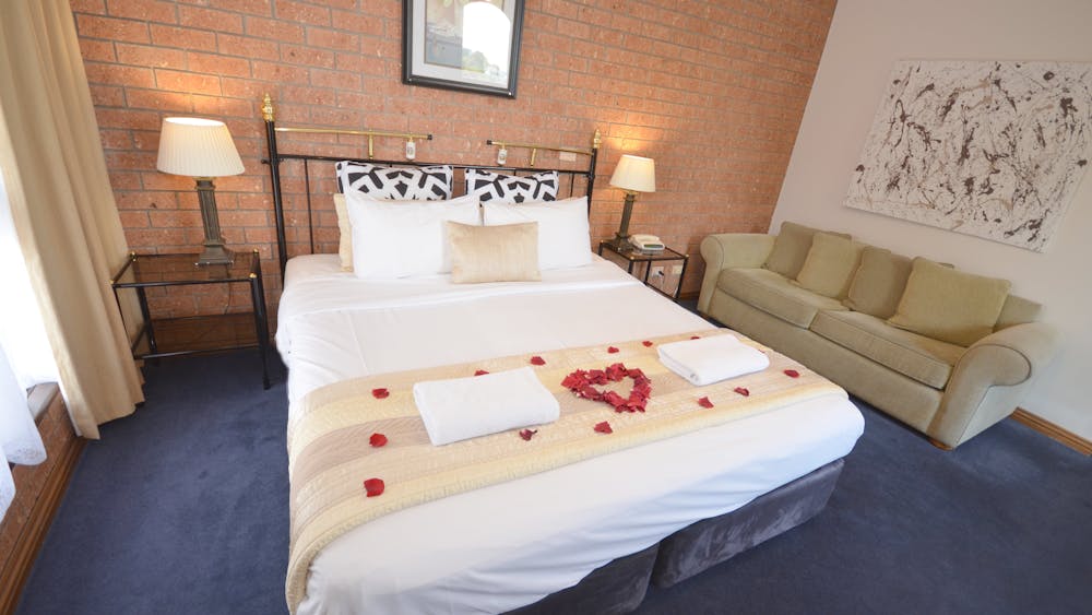 Executive King Spa Room